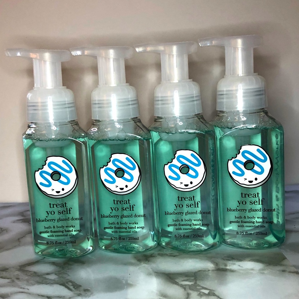 🔥🫐Blueberry glazed donut soap LOT x 4